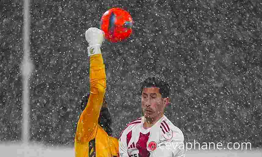 Ümraniyespor-Sakaryaspor Maçı Golsüz Sona Erdi