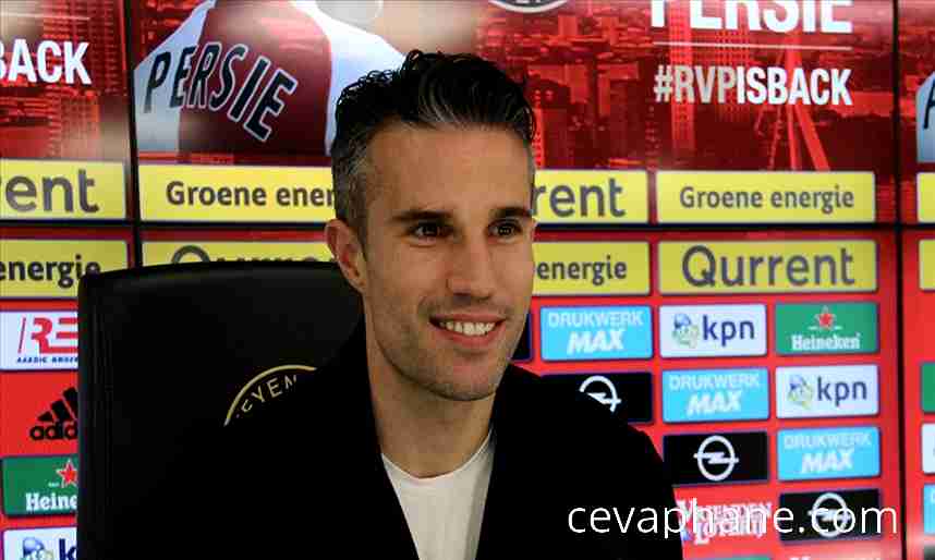 Feyenoord'da Yeni Dönem: Teknik Direktörlük Koltuğuna Robin van Persie Oturdu