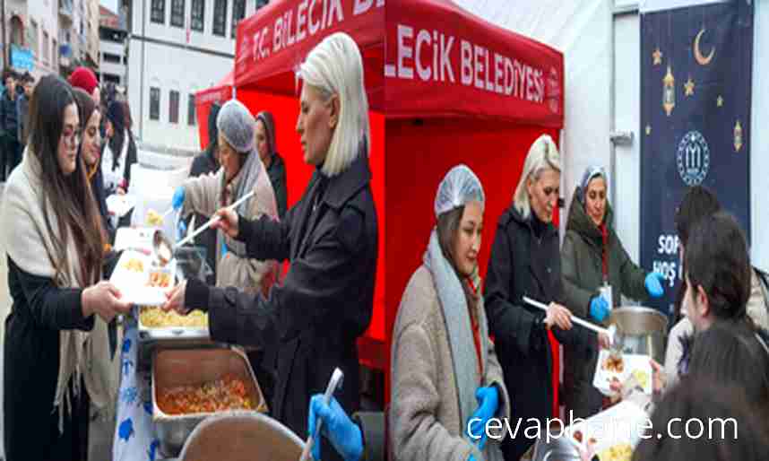 Bilecik Belediye Başkanı Subaşı'ndan Vatandaşlara İftar Ziyafeti