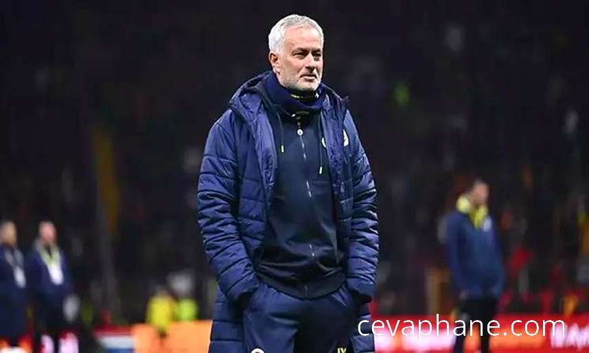 Mourinho'dan Oyuncularına Uyarı: Galatasaray Kaybedecek, Moraliniz Yüksek Olsun!