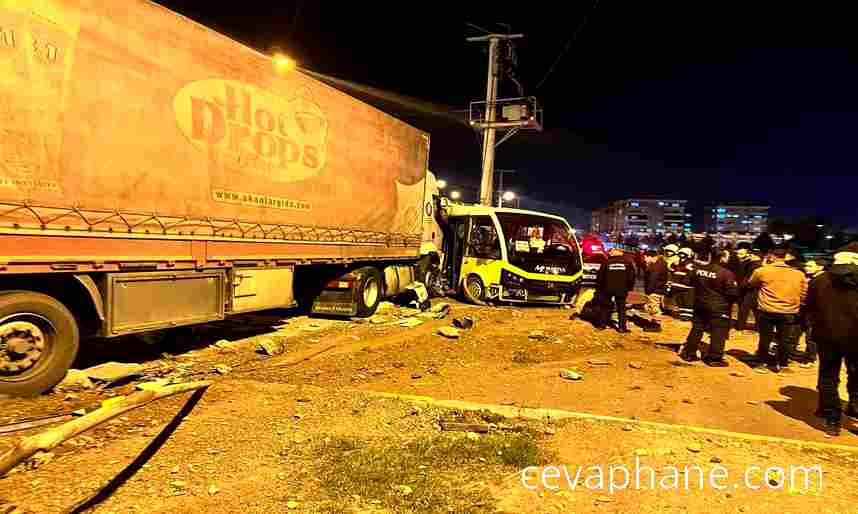 Mardin'de Tır ve Minibüs Kazası: 4 Yaralı