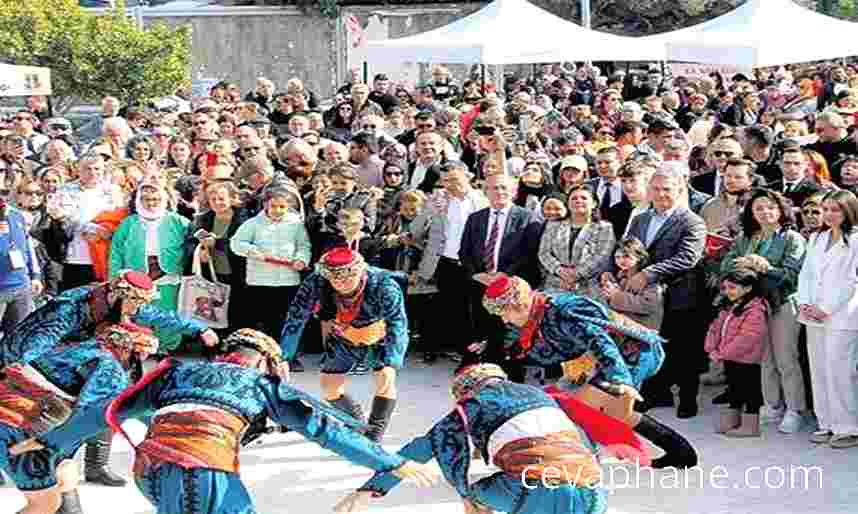 Datça'da Bahar Coşkusu: Badem Çiçekleri Arasında Festival Rüzgarı