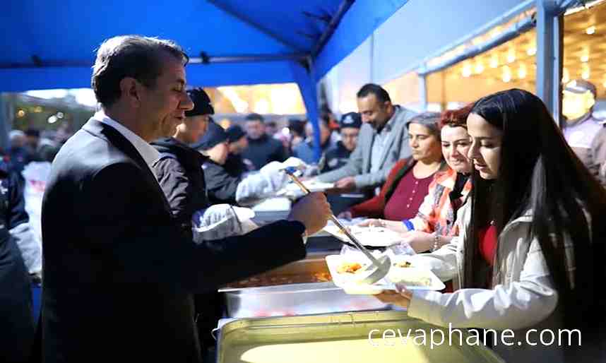 Başkan Yetişkin'den Ramazan Bereketi: Efeler'de İftar Sofraları Kuruluyor