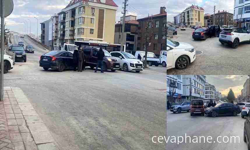 Eskişehir'de Cadde ve Sokak Kesişiminde Kaza: Araçlarda Maddi Hasar