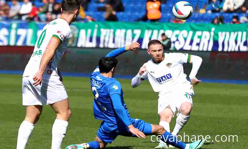 Rizespor, Alanyaspor'u 3-1 Mağlup Ederek Galibiyet Serisine Devam Etti