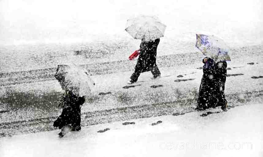 İstanbul'a Kar Geliyor: Meteoroloji ve AKOM'dan Buzlanma ve Don Uyarısı!