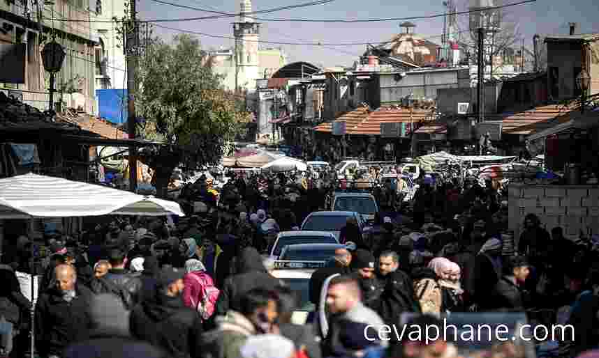 Suriye'de Büyük Temizlik: 12 Bin Memur Görevden Alındı