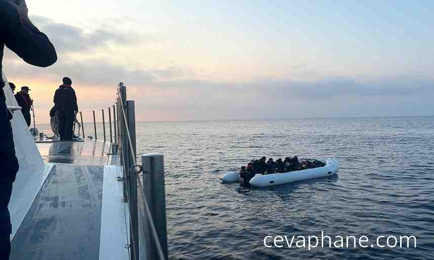 İzmir Seferihisar Açıklarında Kaçak Geçiş Girişimi: 36 Göçmen Yakalandı