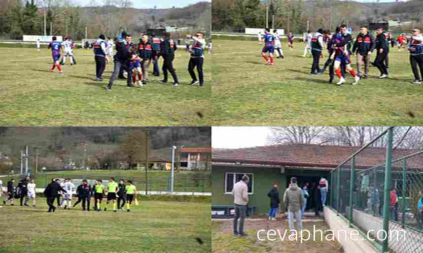 Sakarya'da Futbol Maçı Kavga ile Sonuçlandı: Saha Boks Ringine Döndü