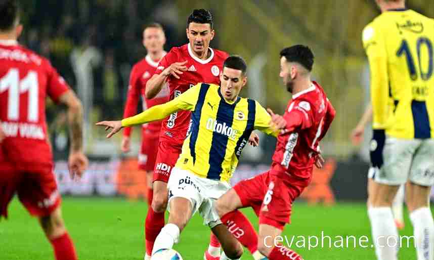 Mourinho Cezası Nedeniyle Fenerbahçe - Antalyaspor Maçını Tribünden İzledi