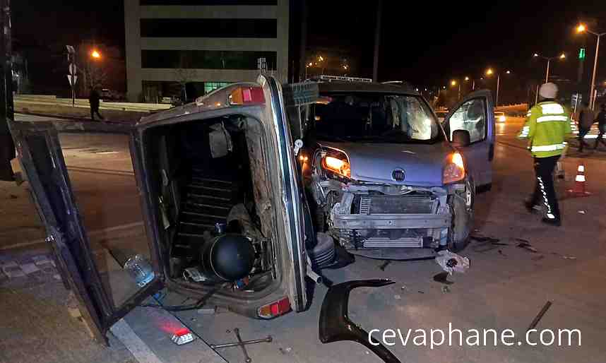 Karaman'da Trafik Kazası: 4 Yaralı Hastanelik Oldu